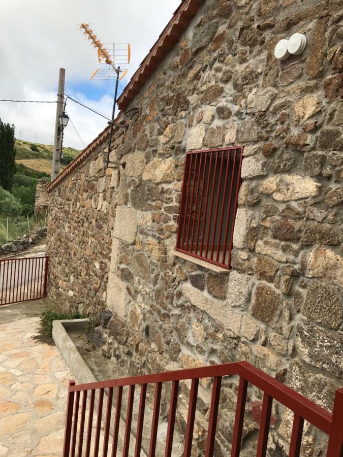 Penzion Casa Sierra De Gredos Navasequilla Exteriér fotografie